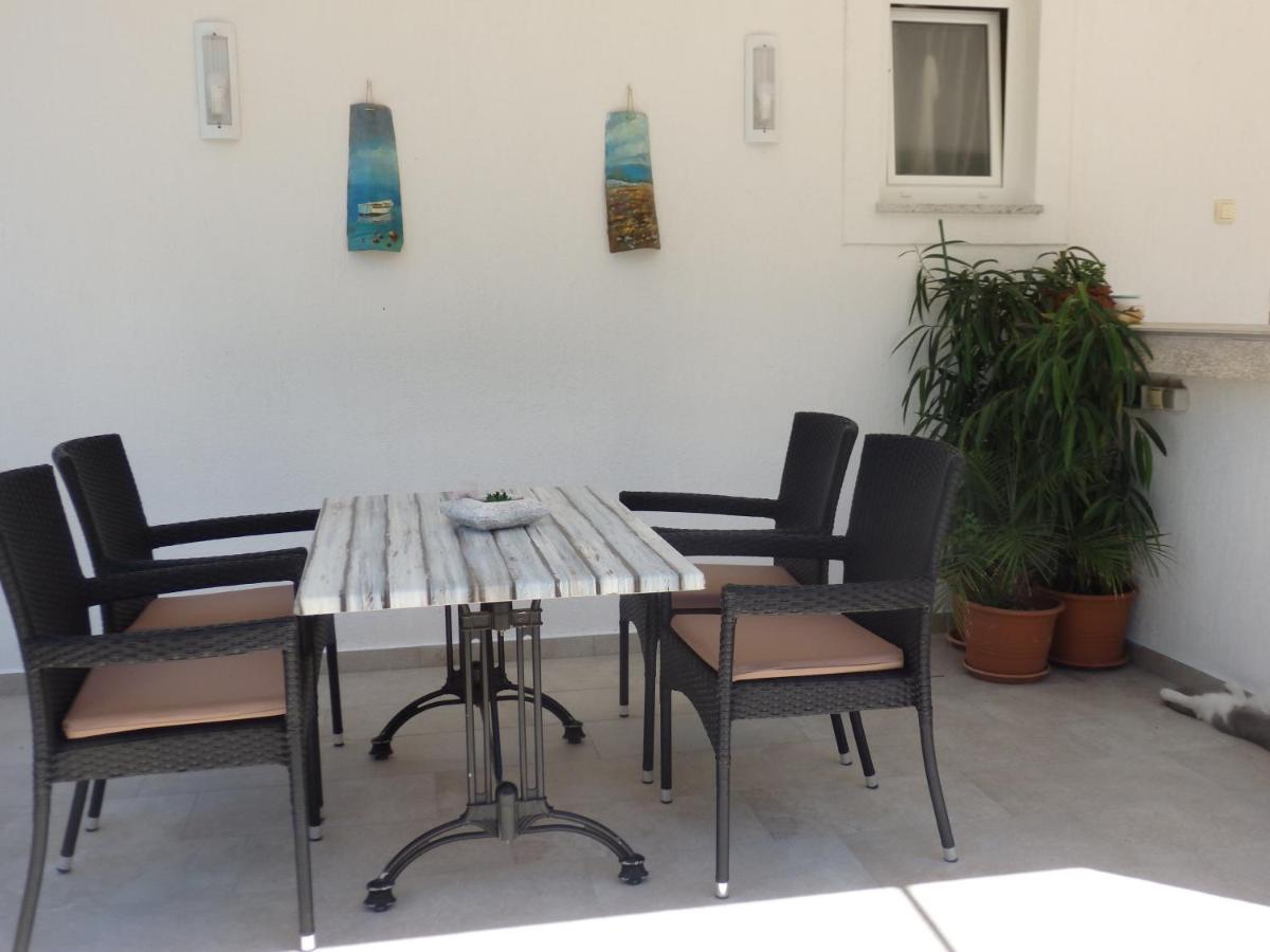 Apartments Rezek Supetarska Draga Εξωτερικό φωτογραφία