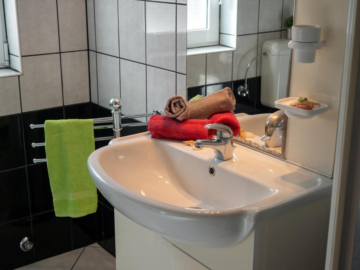 Apartments Rezek Supetarska Draga Εξωτερικό φωτογραφία