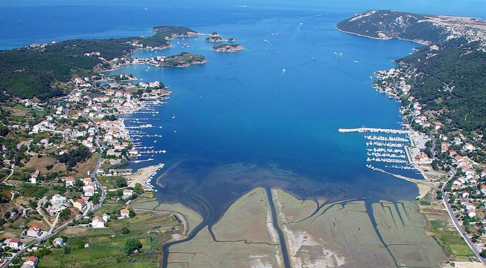 Apartments Rezek Supetarska Draga Εξωτερικό φωτογραφία