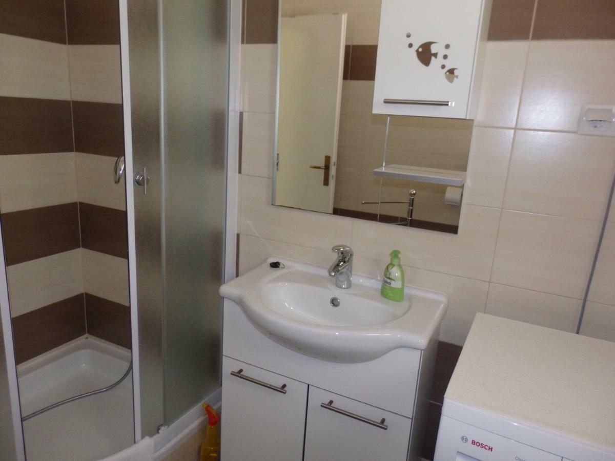 Apartments Rezek Supetarska Draga Εξωτερικό φωτογραφία